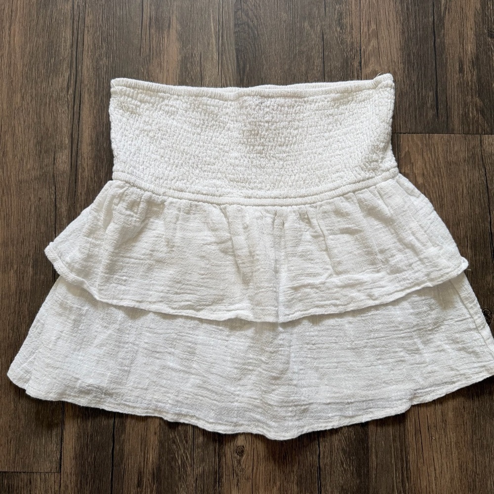 Edikted Smocked Waist Tiered White Mini Skirt Stretch Casual Lightweight Fun S